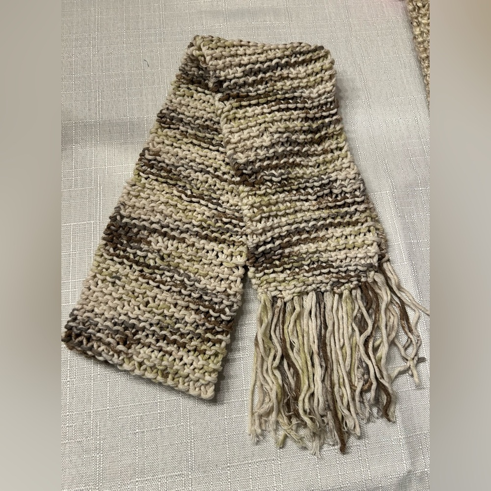 Handknit multi-beige scarf 🧣